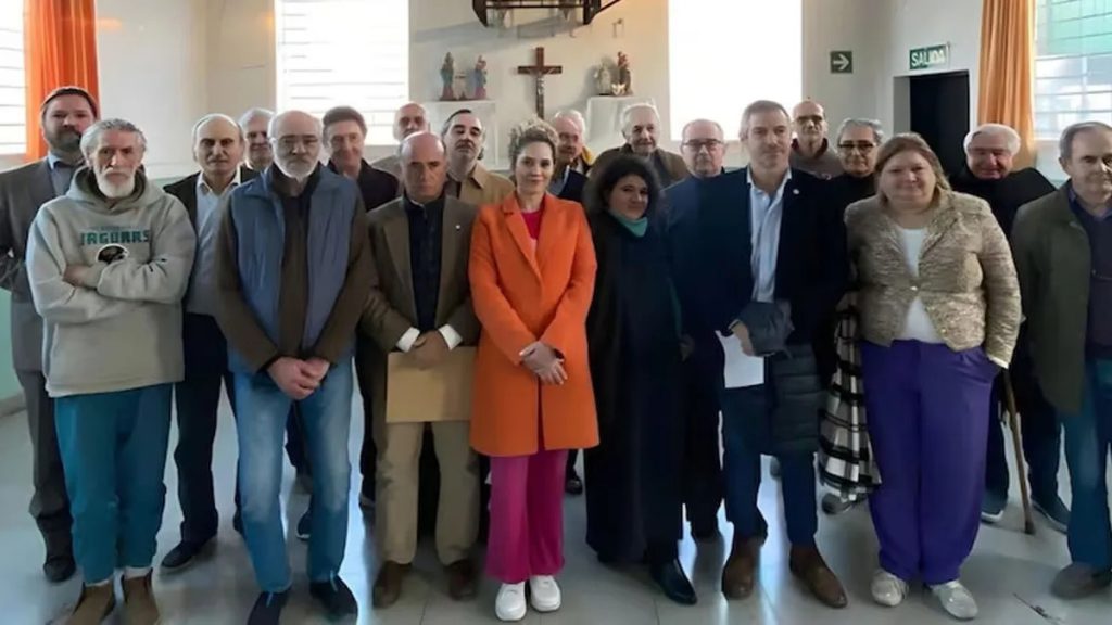 La foto de los Diputados de LLA con los represores en el Penal de Ezeiza