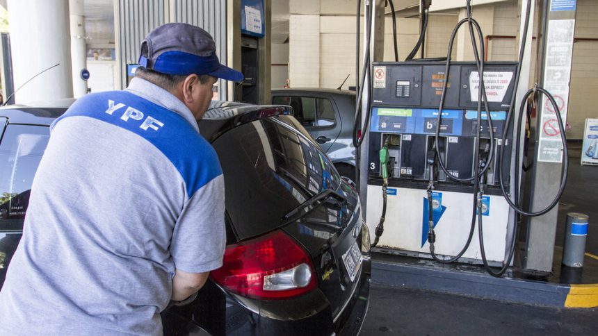 Los combustibles aumentaron un 2%: ¿Cuánto cuesta el litro de nafta a partir de ahora?