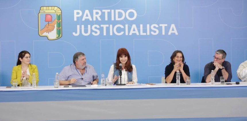 Luego del lanzamiento del espacio de Axel Kicillof, Cristina Kirchner encabezó la primera reunión del PJ