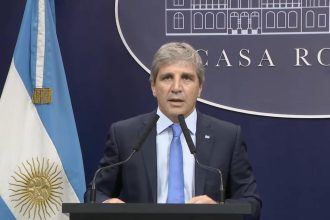 El Gobierno Nacional anunció medidas sobre los "dólares debajo del colchón"