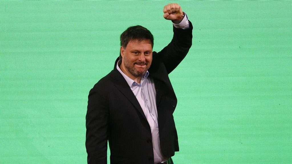 UXP de la mano de Leandro Santoro sumó el 27%, apenas 2 puntos por debajo de LLA
