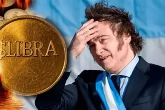 Presidente argentino, Javier Milei, junto a una criptomoneda
