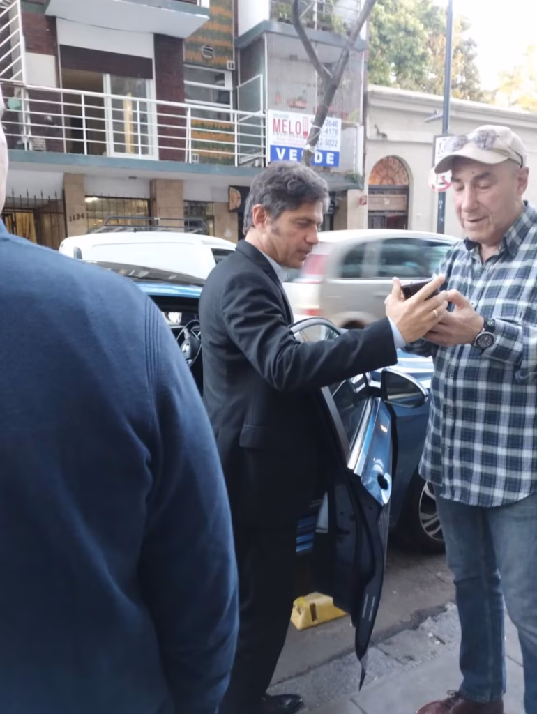 Axel Kicillof a la salida de la reunión con la ex Presidenta Cristina Kirchner 