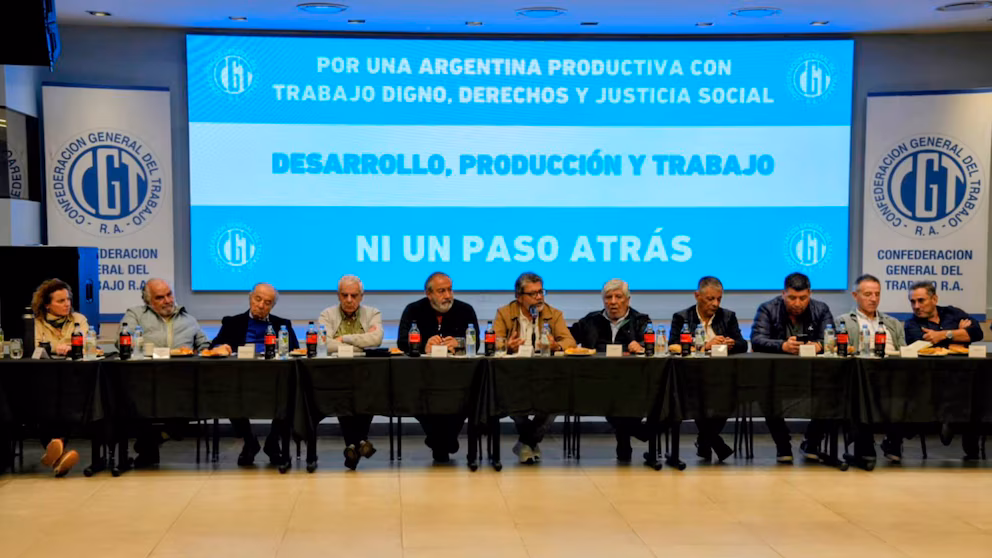 La cúpula de la CGT debatiendo como va a resistir la reforma laboral que plantea el Gobierno de Javier Milei